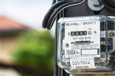 Ev ve ofisteki enerji maliyeti için elektrik ölçüm sayacı.