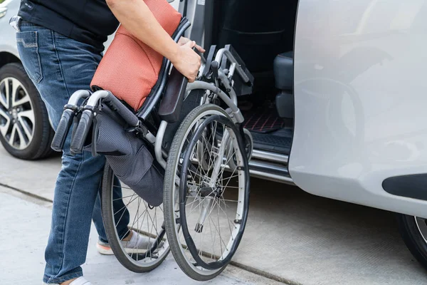 Asian Woman Folding Lift Wheelchair Her Car Accessibility Concept — Stock Photo, Image
