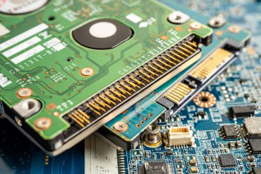 Mikro devre ana bilgisayar elektronik teknolojisi, donanım, cep telefonu, güncelleme, temizlik konsepti.