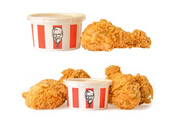 Bangkok, Tayland - 01 Ağustos 2020 KFC Chicken, Kentucky Fried Chicken marka logolu, beyaz arka planda izole edilmiş fast food.