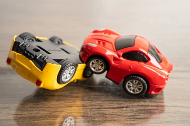 Bangkok, Tayland, 1 Haziran 2022 Trafik kazası, sigorta tazminatı konsepti.