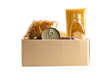 Bağış için yiyecek, depolama ve dağıtım beyaz arka planda kırpma yolu ile birlikte. Çeşitli yiyecekler, makarna, yağ ve konserve yiyecekler..
