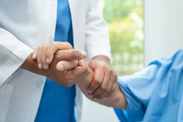 Caregiver Holding Hands Asian Elderly Woman Patient Love Care Encourage — Fotografia de Stock