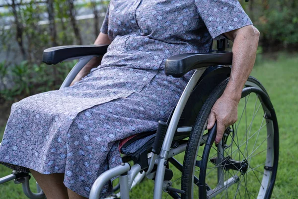 Caregiver Help Care Asian Senior Woman Patient Sitting Wheelchair Nursing — Stock Fotó