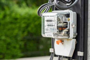 Ev ve ofisteki enerji maliyeti için elektrik ölçüm sayacı.