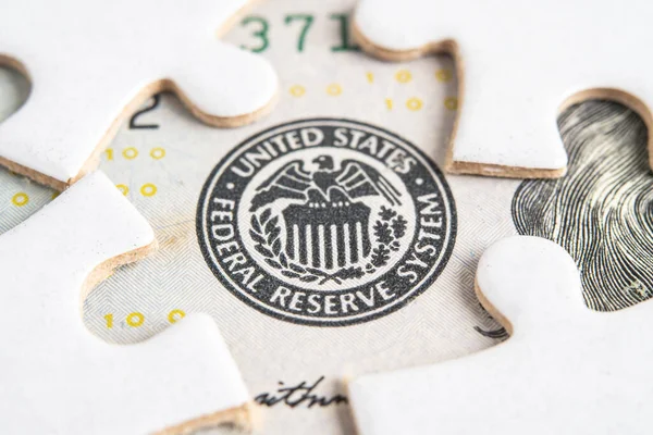 米国の中央銀行システムであるジグソーパズル紙を用いた連邦準備制度 — ストック写真