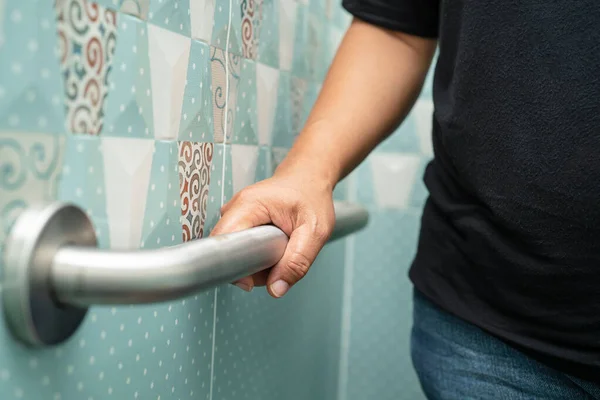 Asian Elderly Woman Use Bathroom Handle Security Toilet Healthy Strong — Stock Photo, Image
