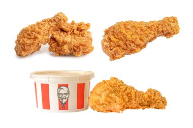 Bangkok, Tayland - 01 Ağustos 2020 KFC Chicken, Kentucky Fried Chicken marka logolu, beyaz arka planda izole edilmiş, kırpma yolu olan fast food.