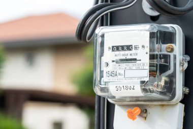 Ev ve ofisteki enerji maliyeti için elektrik ölçüm sayacı.