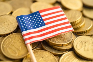 Para, finans ve muhasebe, bankacılık kavramına ABD bayrağı.