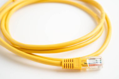 İnternet servis sağlayıcısına kablosuz yönlendirici bağlantısı için ethernet kablosu.