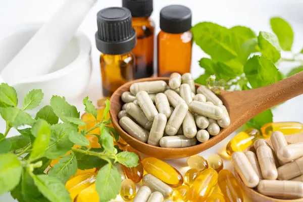 Alternative Medicine Herbal Organic Capsule Vitamin Omega Fish Oil Mineral — Stock Photo, Image