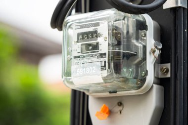 Ev ve ofisteki enerji maliyeti için elektrik ölçüm sayacı.