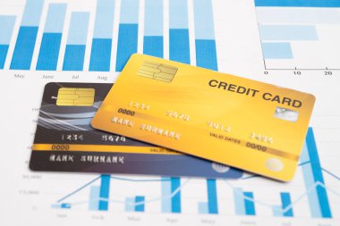 Grafik ve çizelge kağıdında kredi kartı modeli.