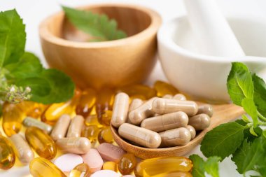 Çevre Koruma Ajansı ve DHA ile balık yağı vitamini, E omega 3 vitaminli alternatif ilaç bitkisel organik kapsül.