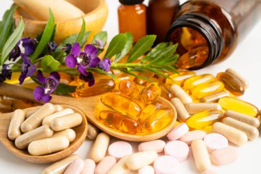 Çevre Koruma Ajansı ve DHA ile balık yağı vitamini, E omega 3 vitaminli alternatif ilaç bitkisel organik kapsül.