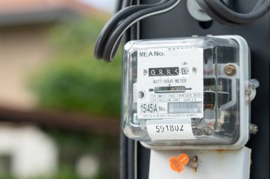 Ev ve ofisteki enerji maliyeti için elektrik ölçüm sayacı.