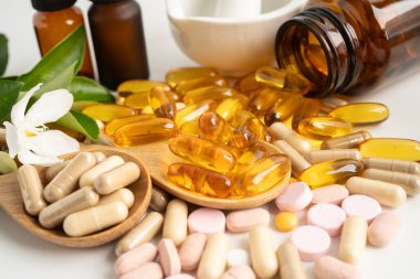 Çevre Koruma Ajansı ve DHA ile balık yağı vitamini, E omega 3 vitaminli alternatif ilaç bitkisel organik kapsül.