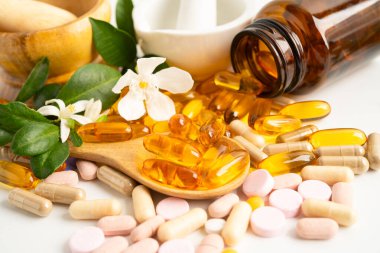 Çevre Koruma Ajansı ve DHA ile balık yağı vitamini, E omega 3 vitaminli alternatif ilaç bitkisel organik kapsül.