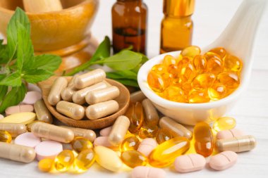 Çevre Koruma Ajansı ve DHA ile balık yağı vitamini, E omega 3 vitaminli alternatif ilaç bitkisel organik kapsül.