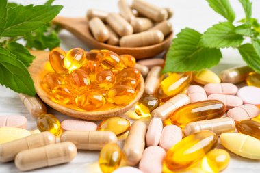Çevre Koruma Ajansı ve DHA ile balık yağı vitamini, E omega 3 vitaminli alternatif ilaç bitkisel organik kapsül.