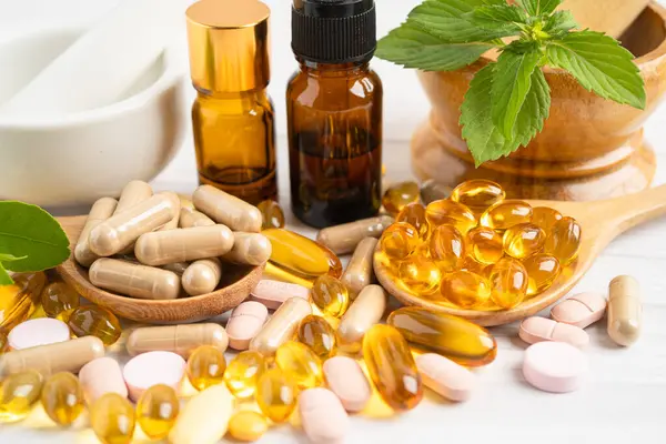 Çevre Koruma Ajansı ve DHA ile balık yağı vitamini, E omega 3 vitaminli alternatif ilaç bitkisel organik kapsül.