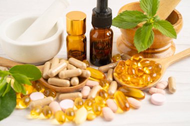 Çevre Koruma Ajansı ve DHA ile balık yağı vitamini, E omega 3 vitaminli alternatif ilaç bitkisel organik kapsül.