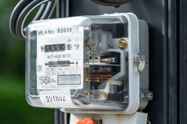 Ev ve ofisteki enerji maliyeti için elektrik ölçüm sayacı.