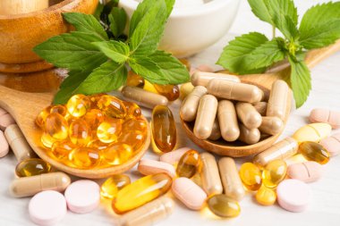 Çevre Koruma Ajansı ve DHA ile balık yağı vitamini, E omega 3 vitaminli alternatif ilaç bitkisel organik kapsül.