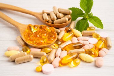Çevre Koruma Ajansı ve DHA ile balık yağı vitamini, E omega 3 vitaminli alternatif ilaç bitkisel organik kapsül.