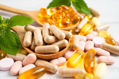 Çevre Koruma Ajansı ve DHA ile balık yağı vitamini, E omega 3 vitaminli alternatif ilaç bitkisel organik kapsül.