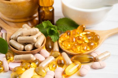 Çevre Koruma Ajansı ve DHA ile balık yağı vitamini, E omega 3 vitaminli alternatif ilaç bitkisel organik kapsül.