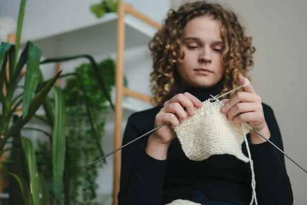 Curly Haired Woman Sitting Home Knitting Needleworking Mental Health Knitted — Stock Photo, Image