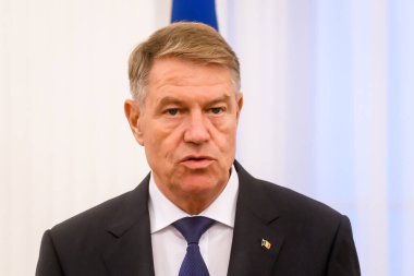 RIGA, LATVIA. 23 Kasım 2022. Klaus Iohannis 'in (fotoğrafta), Romanya Cumhurbaşkanı ve Egils Levits' in toplantı üstüne basın toplantısı, Letonya Cumhurbaşkanı.