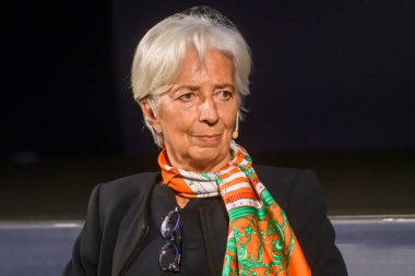 RIGA, LATVIA. 3 Kasım 2022. Uluslararası ekonomik konferans sırasında Avrupa Merkez Bankası Başkanı Christine Lagarde.