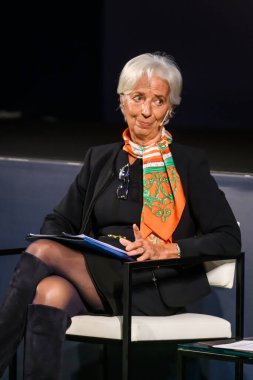 RIGA, LATVIA. 3 Kasım 2022. Uluslararası ekonomik konferans sırasında Avrupa Merkez Bankası Başkanı Christine Lagarde.