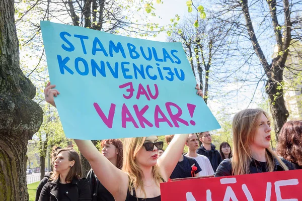 Riga Latvia Abril 2023 Protesto Causa Morte Mulher Manifestação Exige — Fotografia de Stock