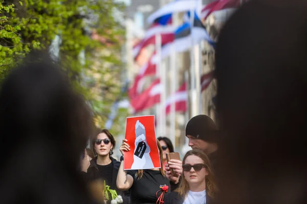 Riga Latvia Abril 2023 Protesta Causa Muerte Mujer Manifestación Exige —  Fotos de Stock