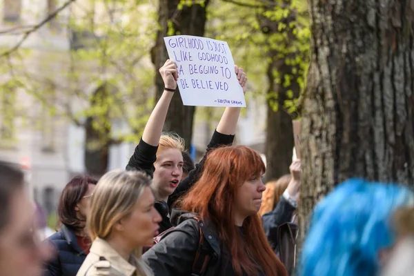 Riga Latvia Abril 2023 Protesta Causa Muerte Mujer Manifestación Exige —  Fotos de Stock