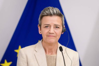 RIGA, LATVIA. 11 Mayıs 2023. Margrethe Vestager (fotoğrafta), Avrupa Dijital Çağa Uygun Avrupa Komisyonu Başkan Yardımcısı ve Başbakan Krisjanis Karins, basın toplantısında.