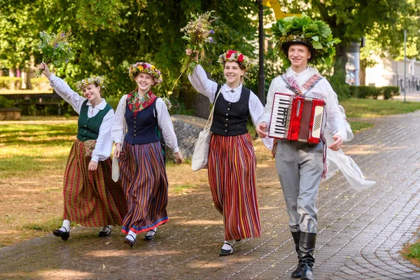 Riga Latvia Липня 2023 Парад Учасників Фестивалю Xxvii Nationwide Latvian — стокове фото