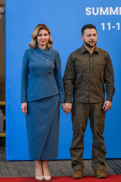 VILNIUS, LITHUANIA. 11 Temmuz 2023. Volodymyr Zelensky, Ukrayna Cumhurbaşkanı ve Olena Zelenska, Ukrayna 'nın First Lady' si, Litvanya Cumhurbaşkanı 'nın ev sahipliğinde NATO SUMIT 2023' te.