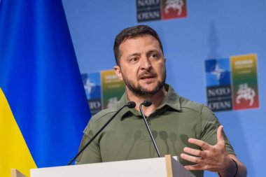 VILNIUS, LITHUANIA. 12 Temmuz 2023. Volodymyr Zelenskyy, Ukrayna Başkanı ve Jens Stoltenberg, NATO Genel Sekreteri, NATO SUMIT 2023 ortak basın toplantısında.