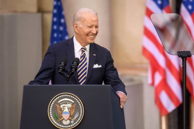 VILNIUS, LITHUANIA. 12 Temmuz 2023. Joe Biden, Amerika Birleşik Devletleri Başkanı NATO 'nun YAZIŞ 2023' ten sonra tekrar ayağa kalktı.