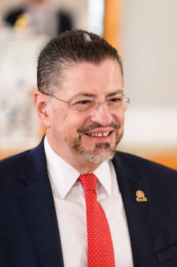 RIGA, LATVIA. 20 Temmuz 2023. Edgars Rinkeviç, Letonya Cumhurbaşkanı Rodrigo Chaves (fotoğrafta), Kosta Rika Cumhurbaşkanı ile bir araya geldi