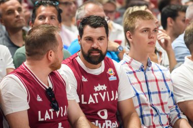 RIGA, LATVIA. 16 Ağustos 2023. Letonya Ulusal Erkekler Basketbol Takımı, FIBA BASKETBALL Dünya Kupası 2023 'ten önce Finlandiya Milli Basketbol Takımı' na karşı..