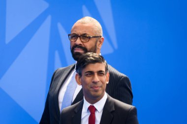 11.07.2023. VILNIUS, LITHUANIA. James Cleverly (R) ve Rishi Sunak (L) Birleşik Krallık Başbakanı, NATO SUMIT 2023