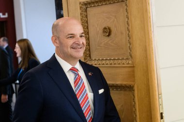 RIGA, LATVIA. 3 Temmuz 2024. Evika Silina ve Letonya Başbakanı ABD Kongre Üyesi heyetiyle bir araya geldi