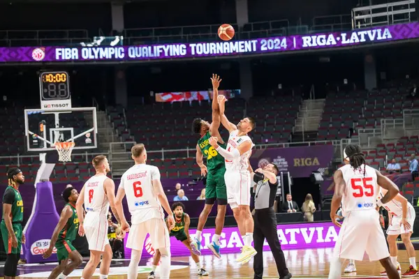 RIGA, LATVIA. 3 Temmuz 2024. FIBA OLYMPIC Eleme Turnuvası 2024 Karadağ takımı ve Kamerun takımı arasında oynanan maç.