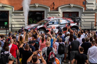 RIGA, LATVIA. 18 Temmuz 2024. TET WRC Miting Letonya, FIA DÜNYA Rally CHAMPIONship açılış günü.